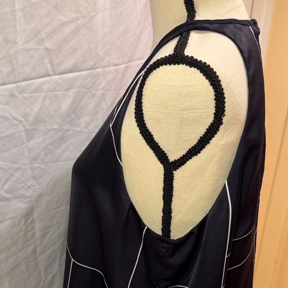 Willi Smith Black and White Geometric Tank - Picture 14 of 16